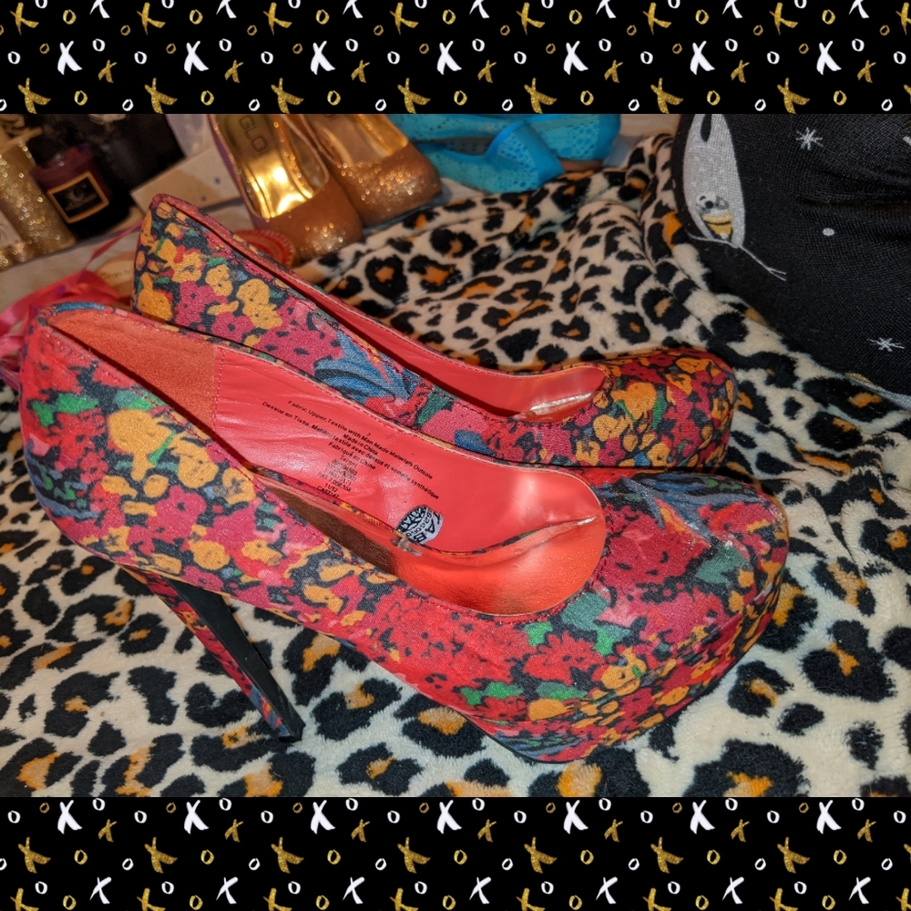 New sz 7 floral design platform heels by xhilaration